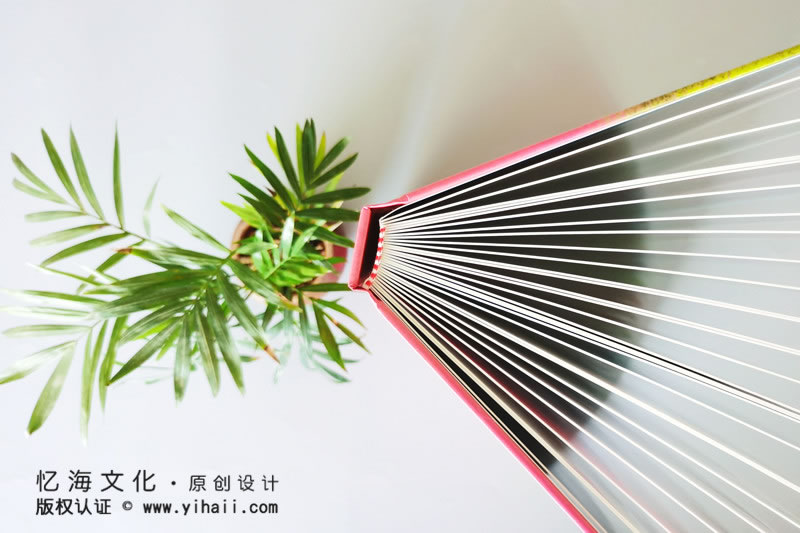 昆明憶海文化小學(xué)畢業(yè)相冊定制，一本小學(xué)畢業(yè)紀(jì)念冊制作致敬童年時(shí)光