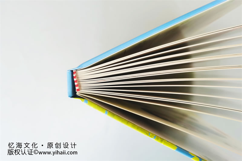 昆明憶海文化-大學(xué)同學(xué)聚會(huì)紀(jì)念冊(cè)制作-財(cái)貿(mào)學(xué)院同學(xué)會(huì)相冊(cè)設(shè)計(jì)