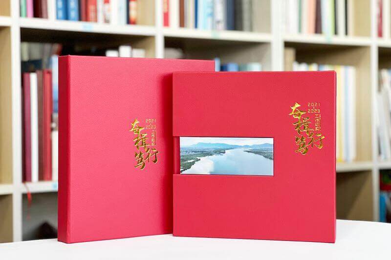 打造領(lǐng)導(dǎo)工作紀(jì)實(shí)相冊(cè) - 緬懷付出，記錄成就