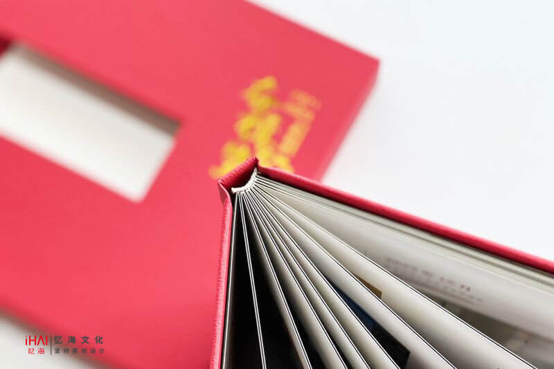 定制一本領(lǐng)導(dǎo)工作紀(jì)實相冊