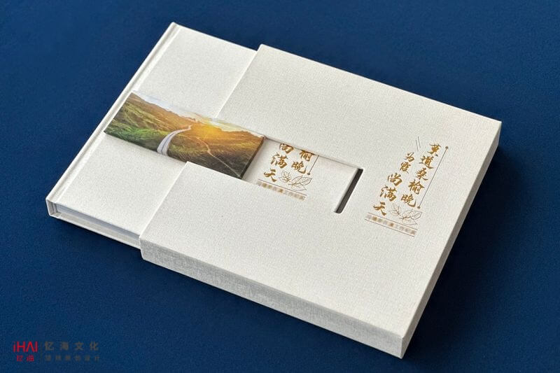 定制設(shè)計領(lǐng)導(dǎo)工作紀(jì)念冊相冊